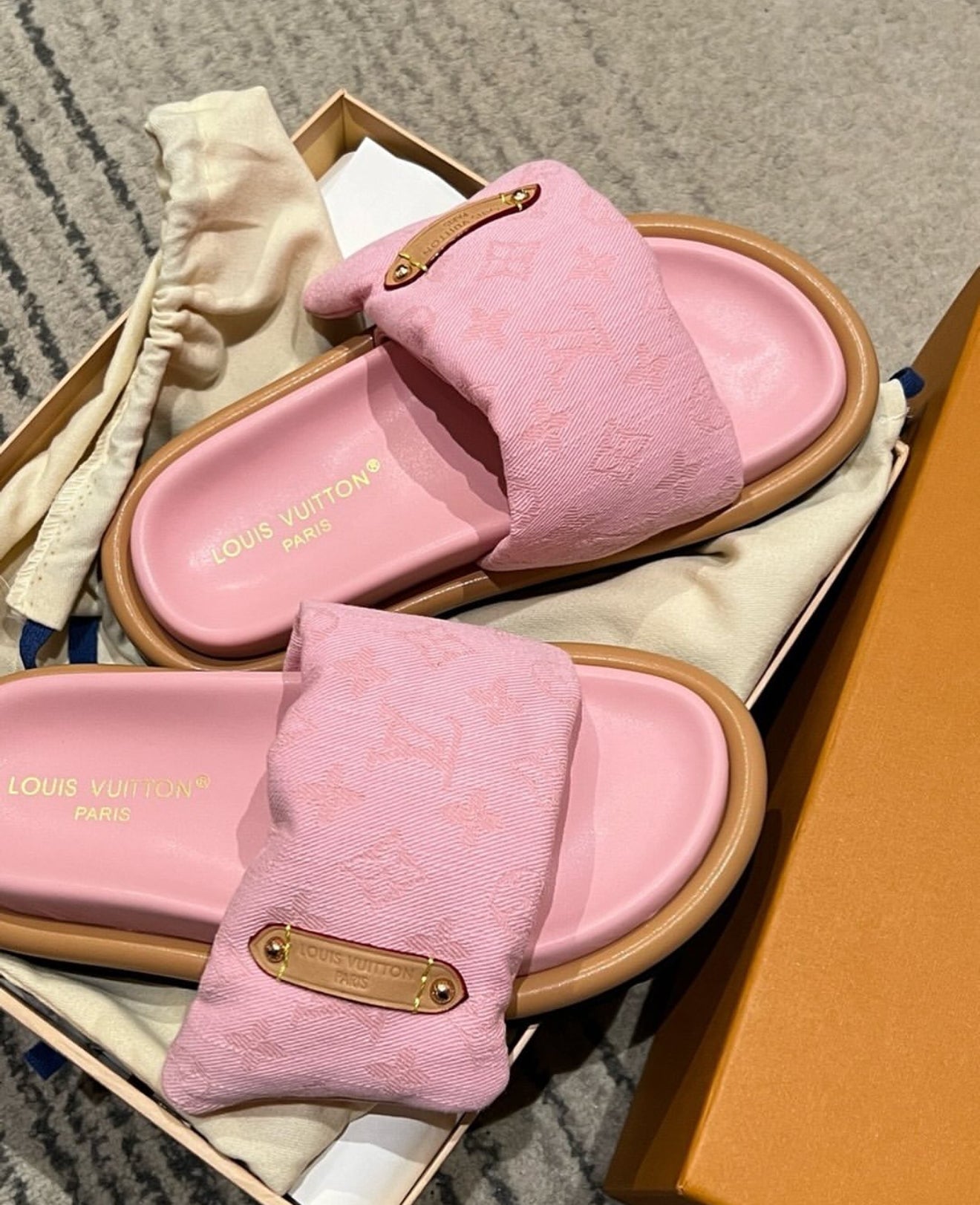 LV PILLOW MULE DENIM PINK