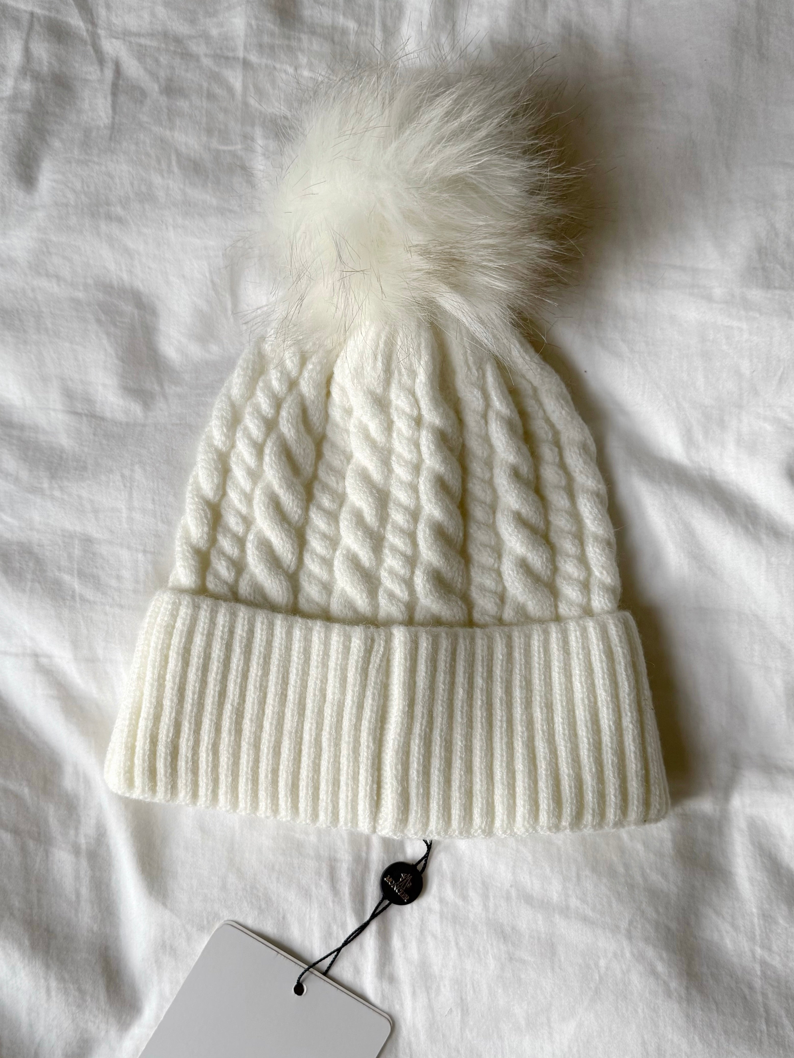 BONNET BLANC À POMPON*