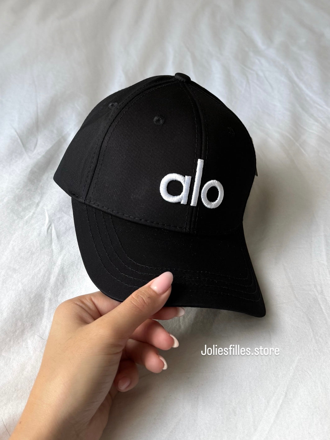 CASQUETTE NOIRE ET BLANCHE*