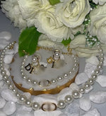 CD Pearl necklace