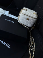 PETIT VANITY BLANC AVEC CHAÎNE*